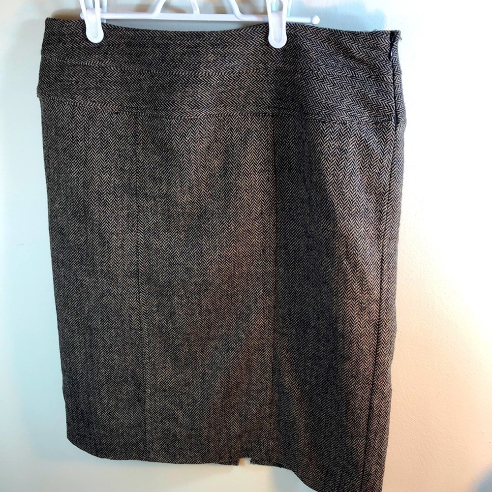 Size 12 Wool blend Anne Klein chevron skirt​​​​